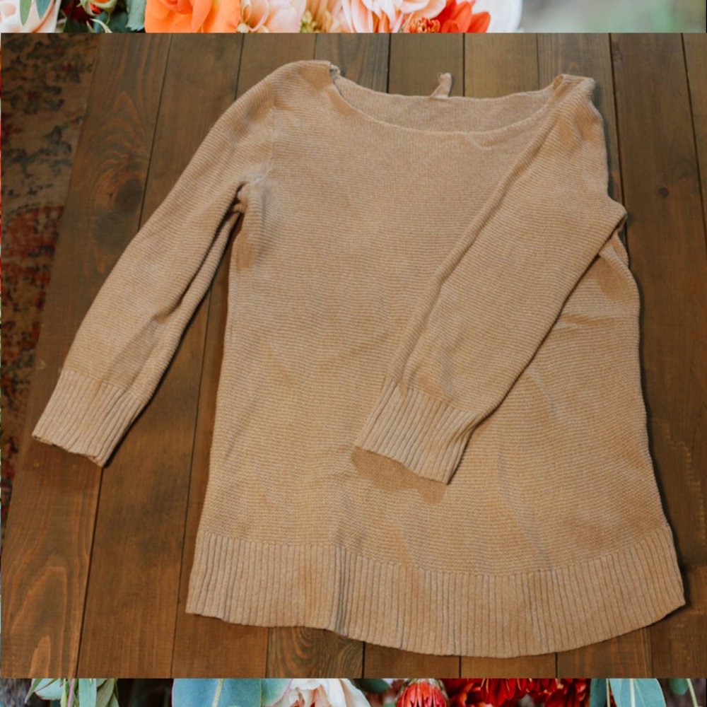 Jones New York Lightweight Cream Sweater – Small
